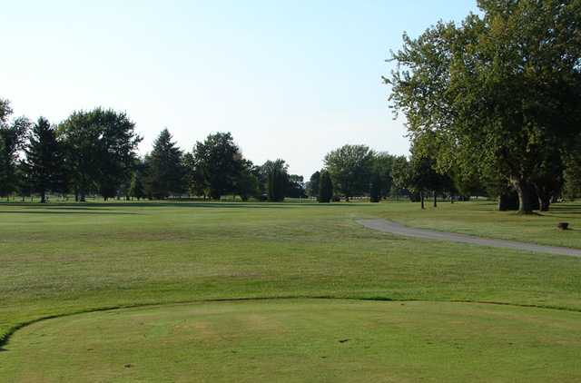 Blue White At Sycamore Hills Golf Club In Fremont