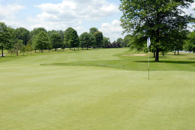 Windmill Lakes Golf Club In Ravenna