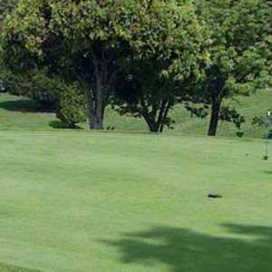 Bridgeview GC: putting green