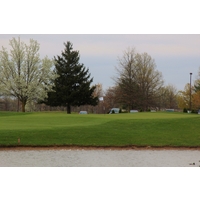 The ninth hole at Glenross Golf Club features water. 